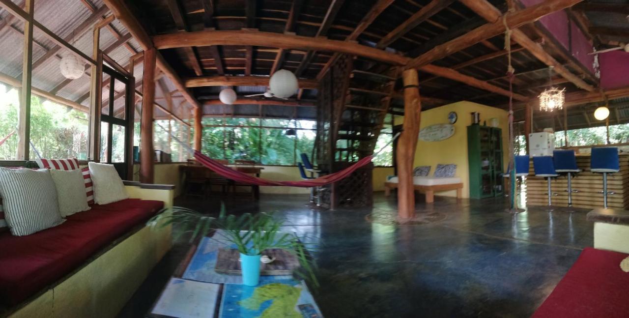 Casa Mymy Hostel Playa Negra Exterior photo